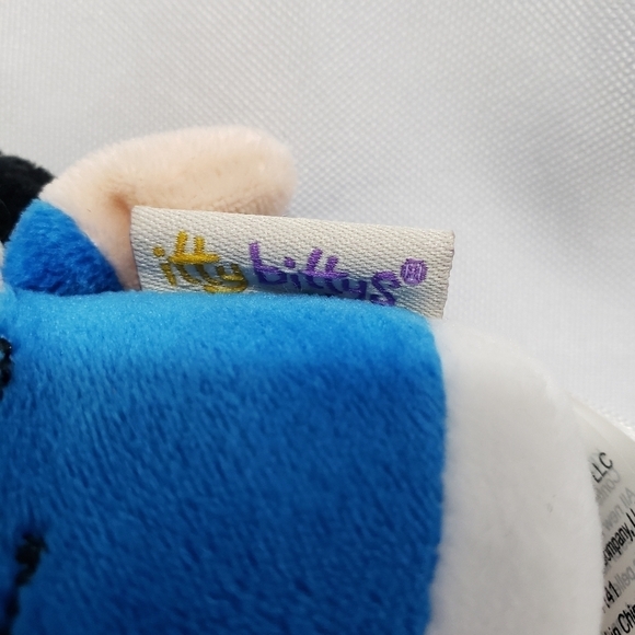 Hallmark Itty Bittys Peanuts Lucy Plush 4.5" Year 2014 Embroidered Beanbag - Picture 3 of 10